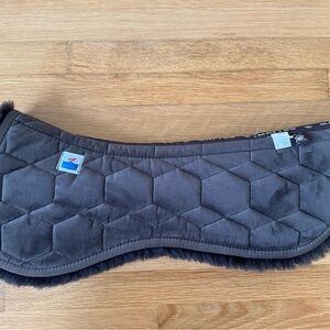 Mattes Sheepskin Half Pad